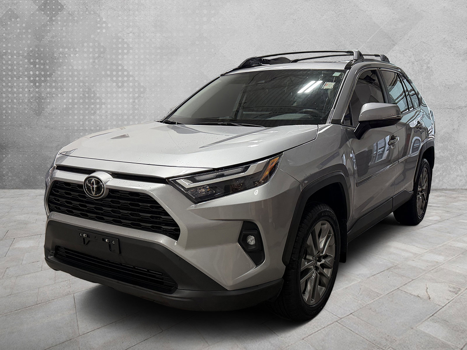 Used 2025 Toyota RAV4 XLE Premium image 4