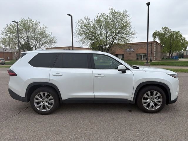 Used 2026 Toyota Grand Highlander Limited image 12