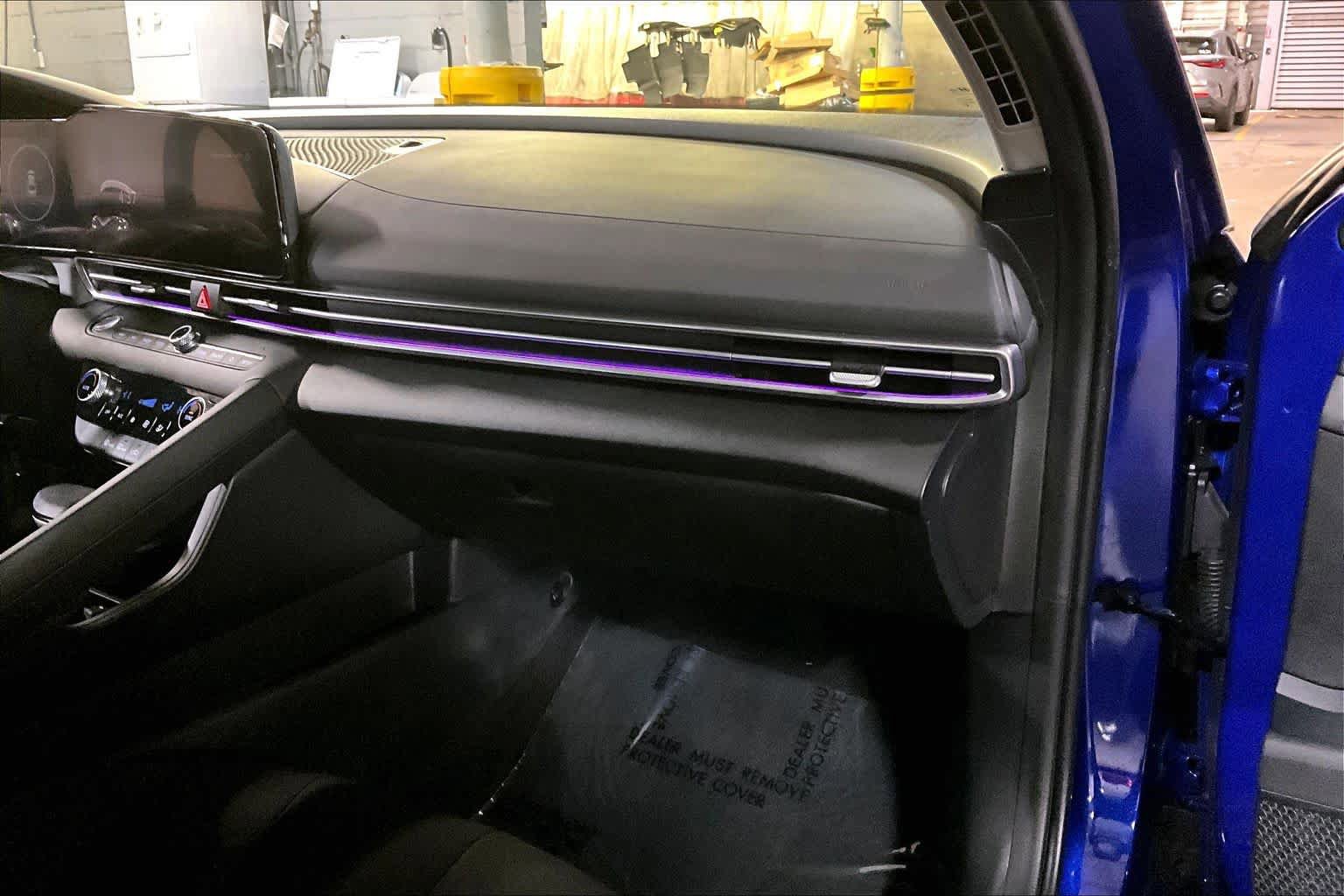 Used 2024 Hyundai Elantra SEL image 19