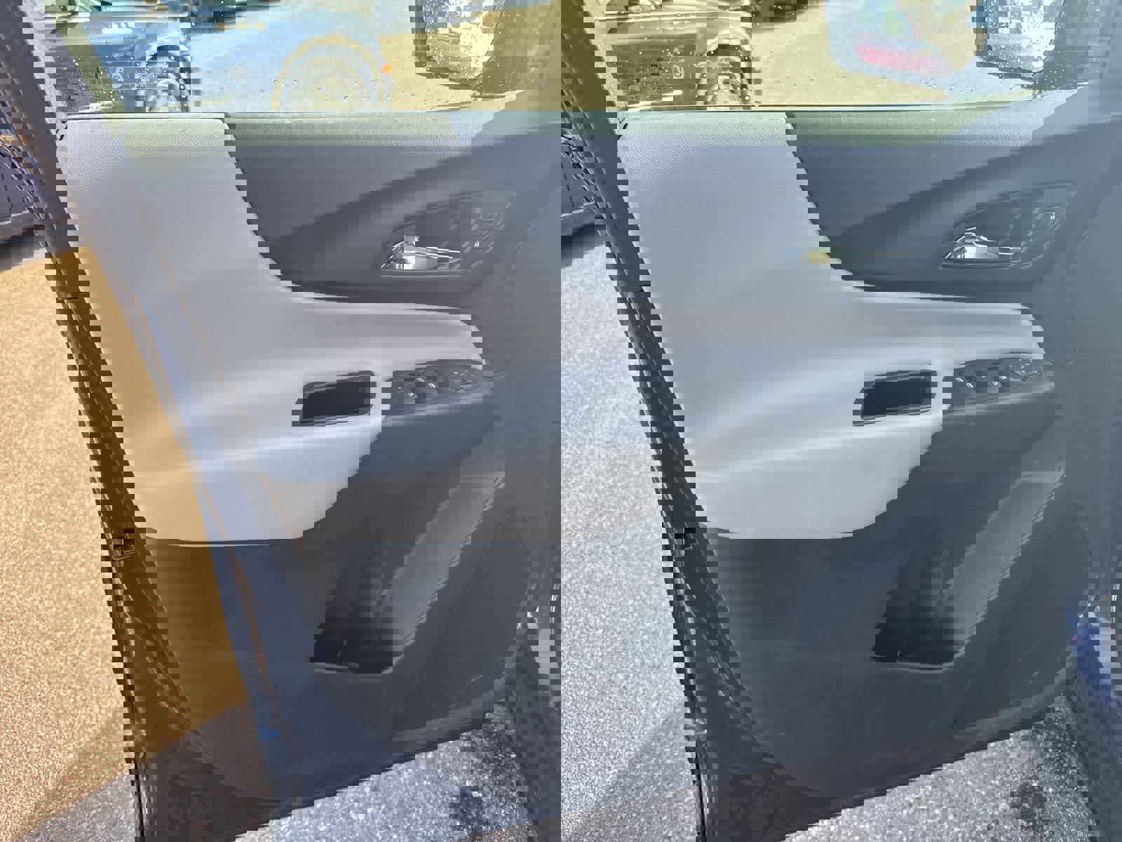 Used 2019 Chevrolet Equinox LS FWD image 15