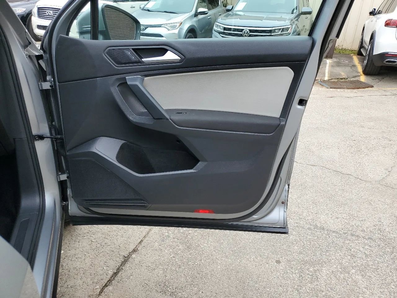 Used 2019 Volkswagen Tiguan S image 18