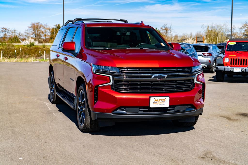 Used 2021 Chevrolet Suburban RST w/ Luxury Package AWD/4WD image 2