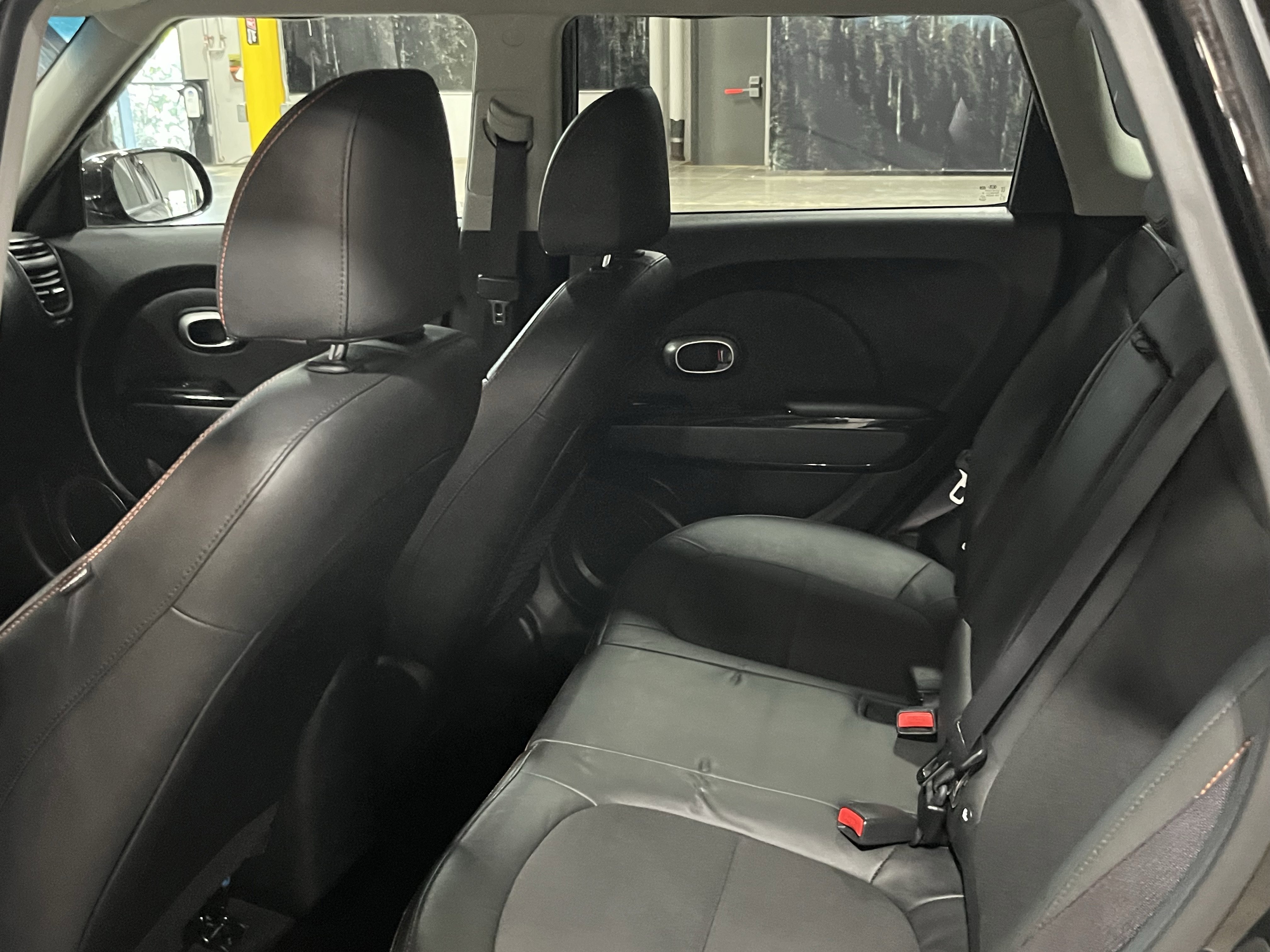 Used 2019 Kia Soul ! FWD image 13