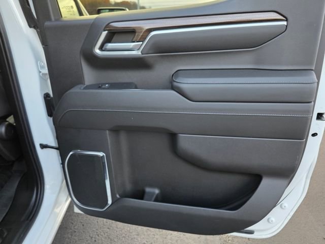 Used 2022 Chevrolet Silverado 1500 LT AWD/4WD image 22