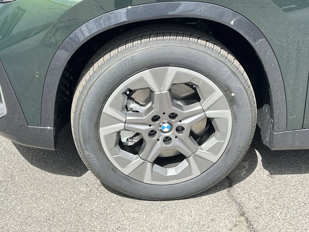 Used 2025 BMW X1 xDrive28i w/ Technology Package image 3