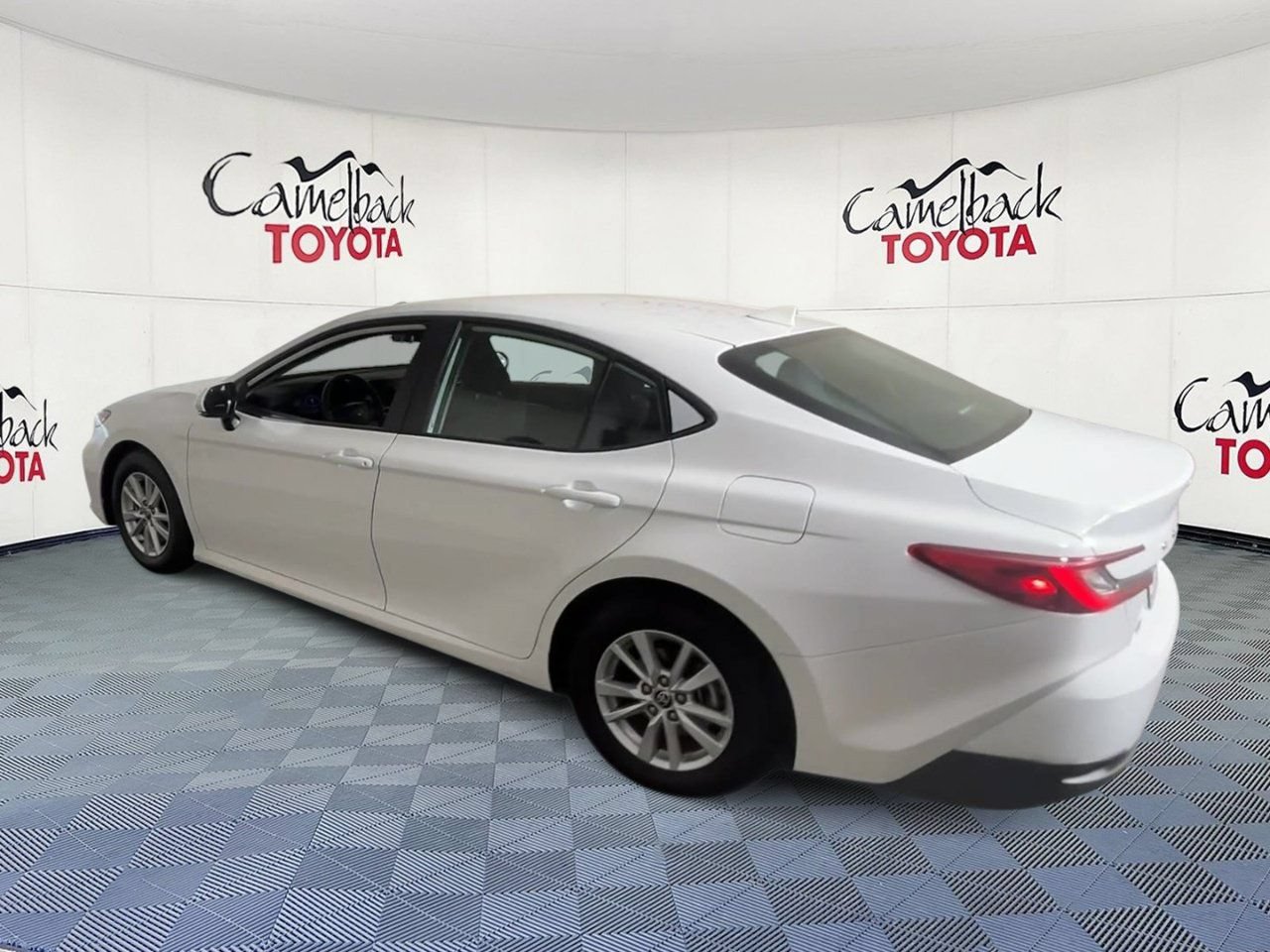Used 2025 Toyota Camry LE FWD image 8