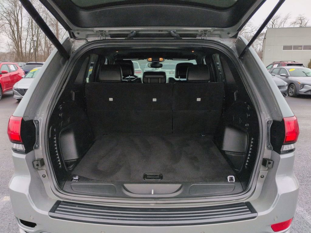 Used 2022 Jeep Grand Cherokee Laredo X AWD/4WD image 5