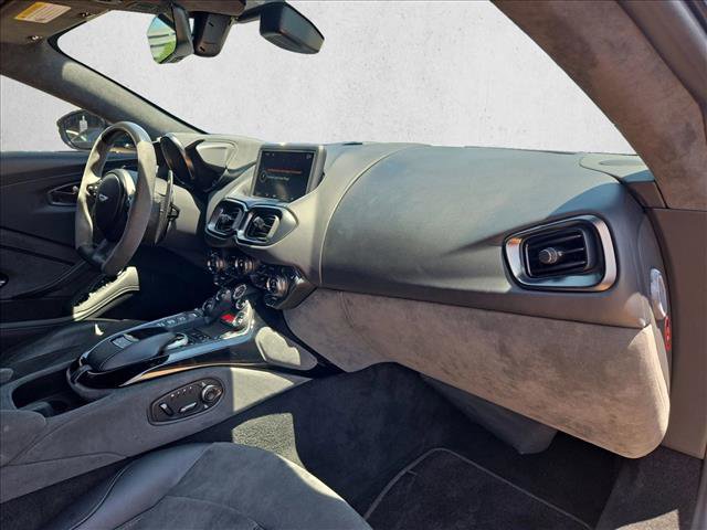 Used 2022 Aston Martin V8 Vantage Roadster RWD image 16