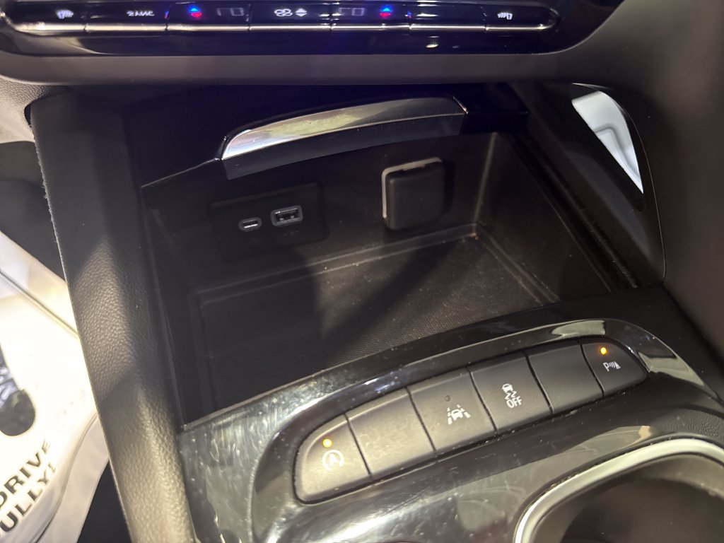 Used 2023 Buick Envision Essence w/ Sport Touring Package FWD image 17
