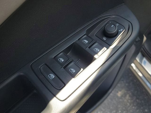 Certified 2022 Volkswagen Taos SE w/ Panoramic Sunroof Package FWD image 15