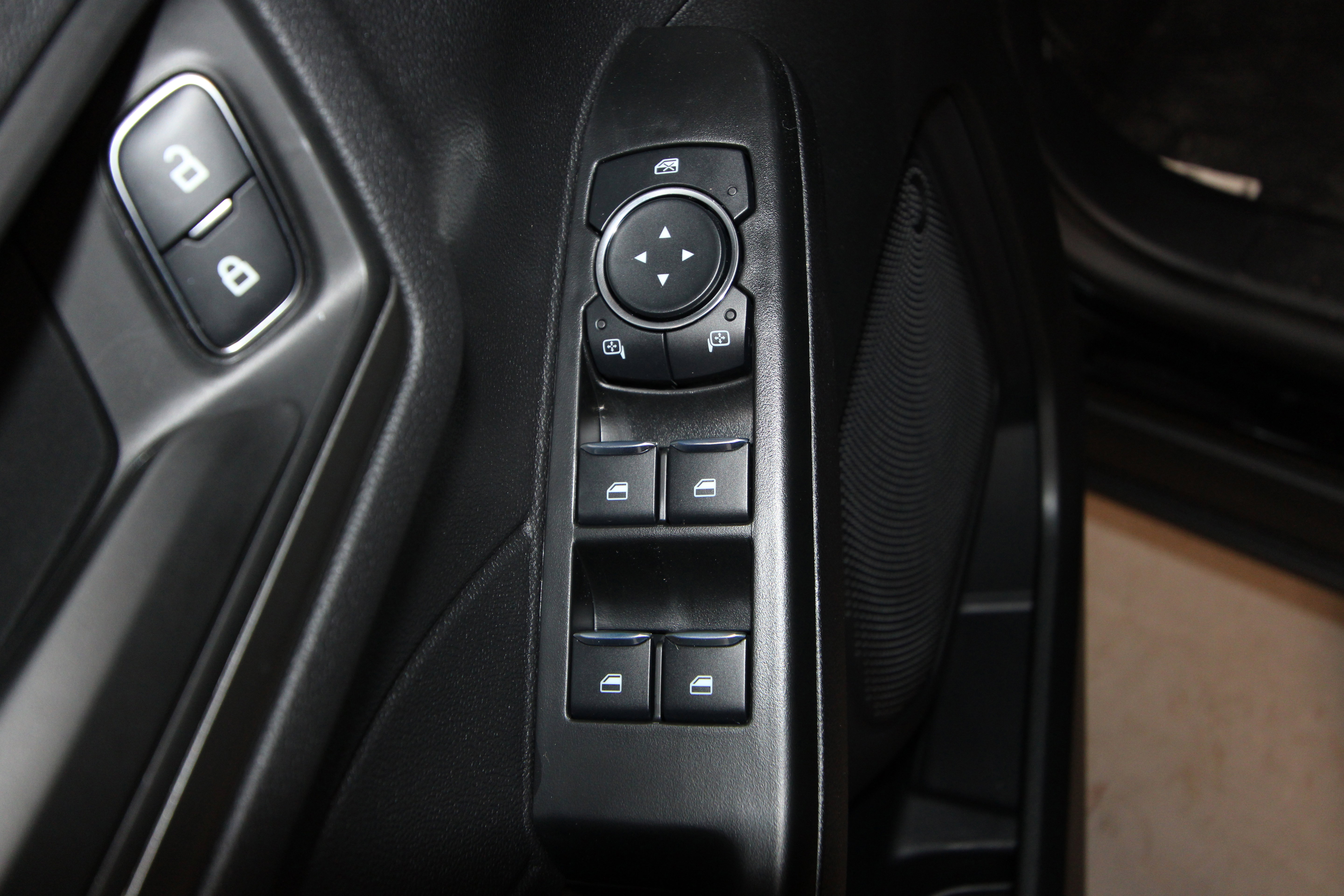 New 2026 Ford Escape Active w/ Cold Weather Package FWD image 5