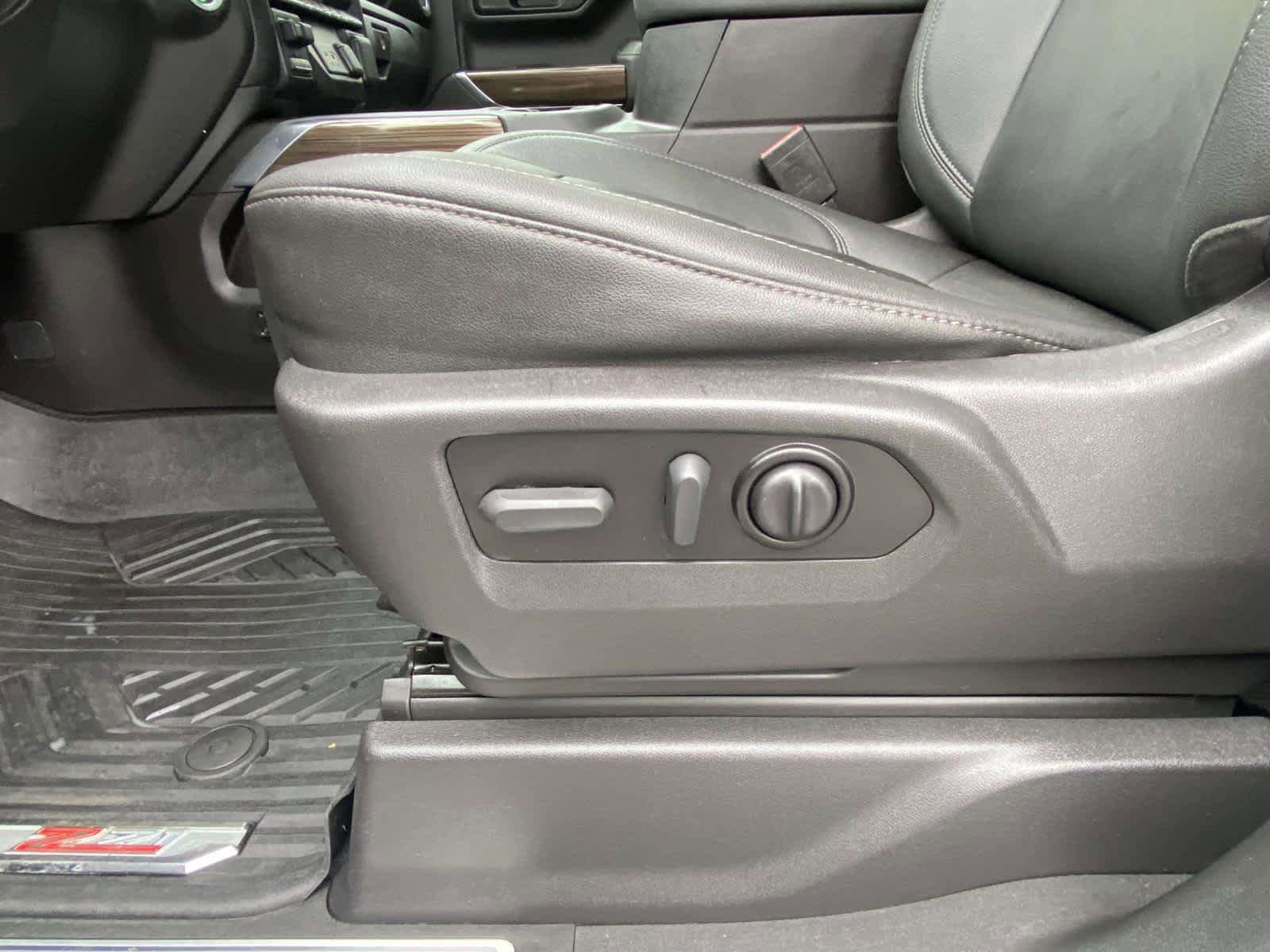 Used 2022 Chevrolet Silverado 1500 LT Trail Boss w/ Convenience Package II AWD/4WD image 16