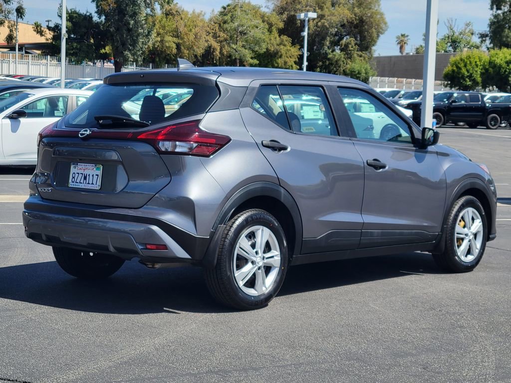 Used 2022 Nissan Kicks S FWD image 4