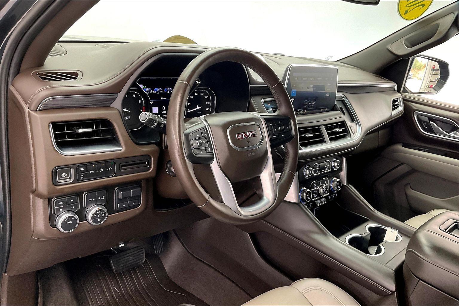 Used 2021 GMC Yukon SLT w/ SLT Premium Package AWD/4WD image 14