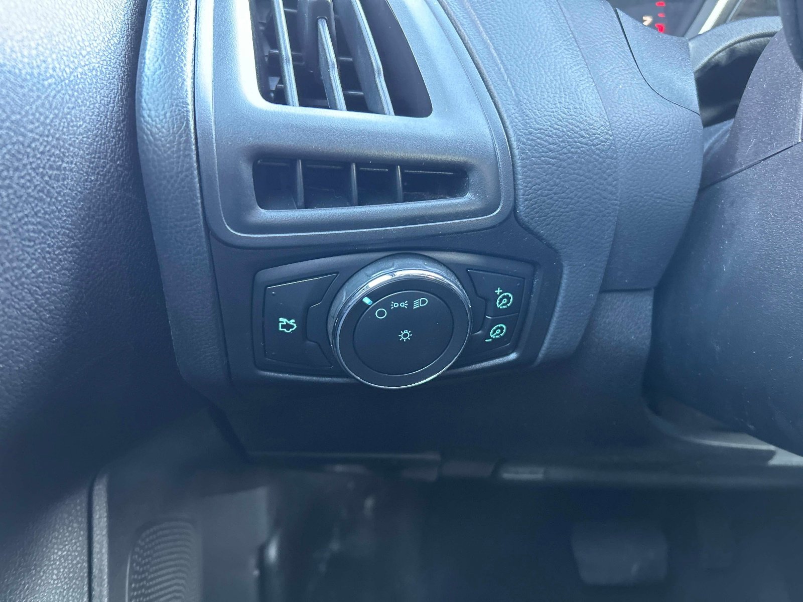 Used 2013 Ford Focus S image 29