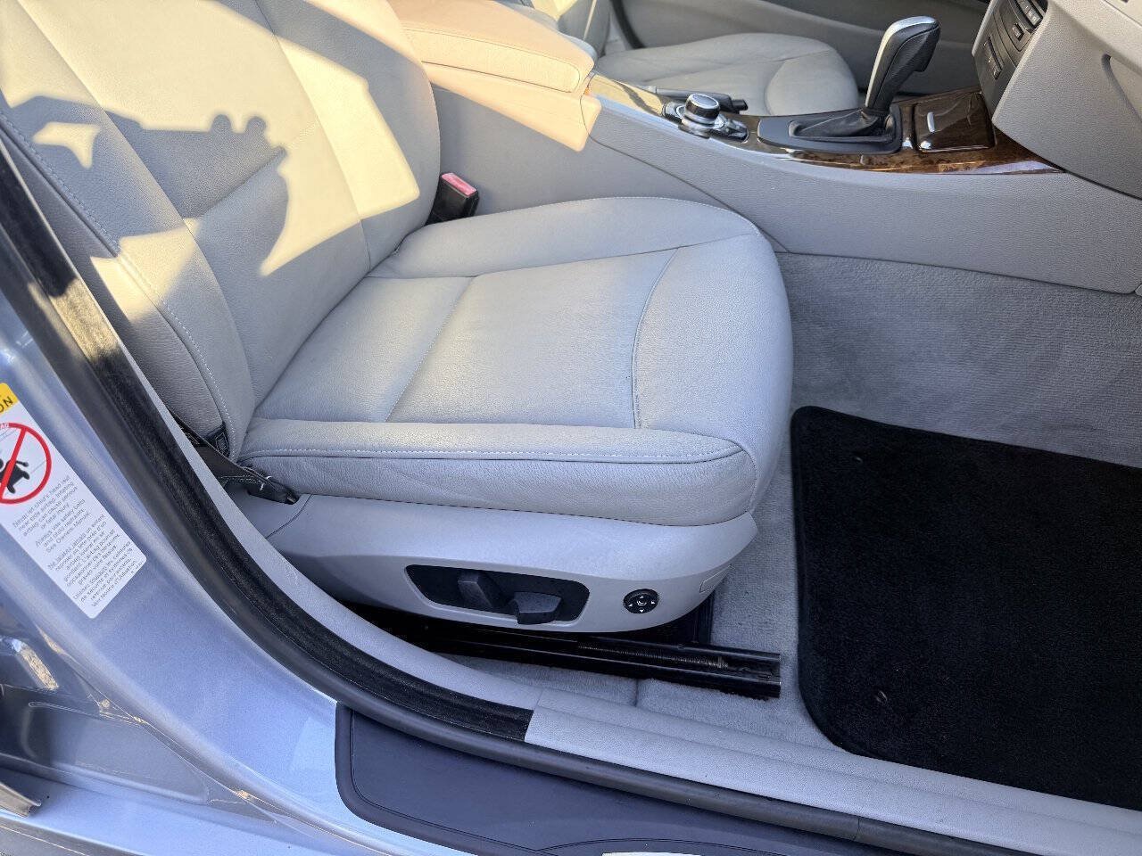 Used 2009 BMW 328i xDrive Wagon AWD/4WD image 22