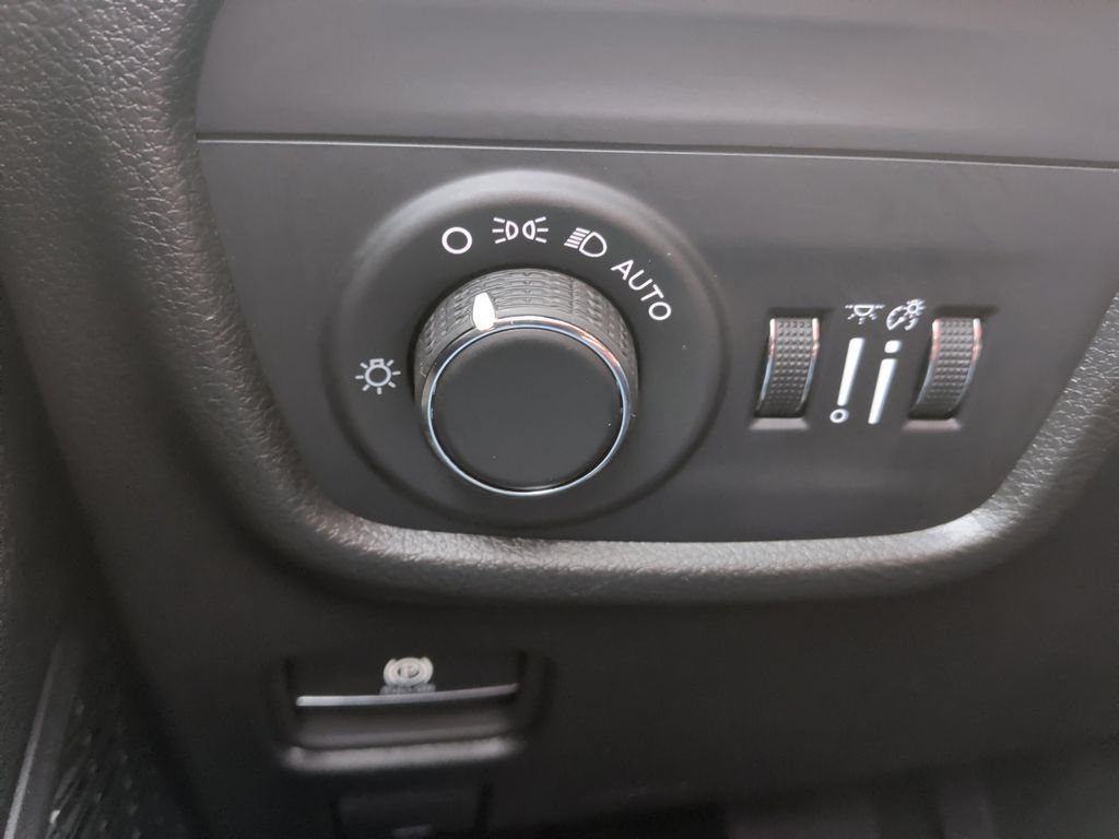 Used 2024 Jeep Grand Cherokee L Laredo AWD/4WD image 27