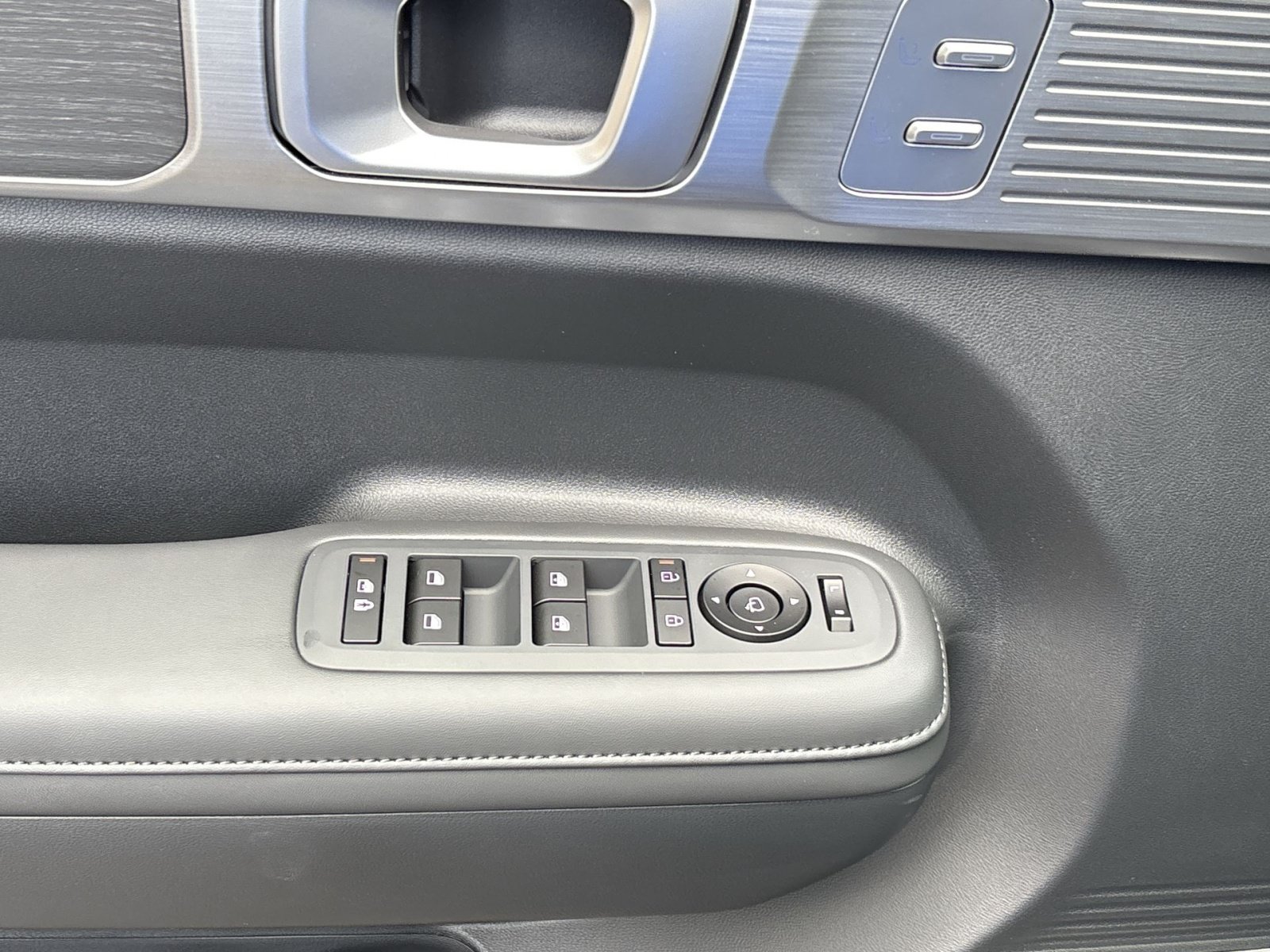 New 2027 Hyundai Santa Fe Limited AWD/4WD image 15