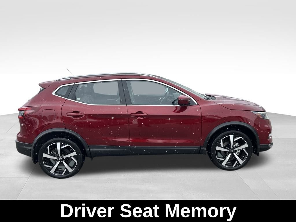 Used 2022 Nissan Rogue Sport SL w/ Premium Package image 7