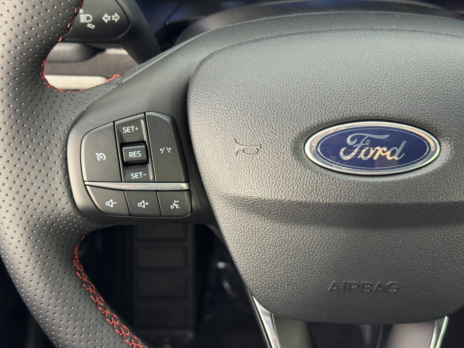 Used 2024 Ford Escape ST-Line Select image 19