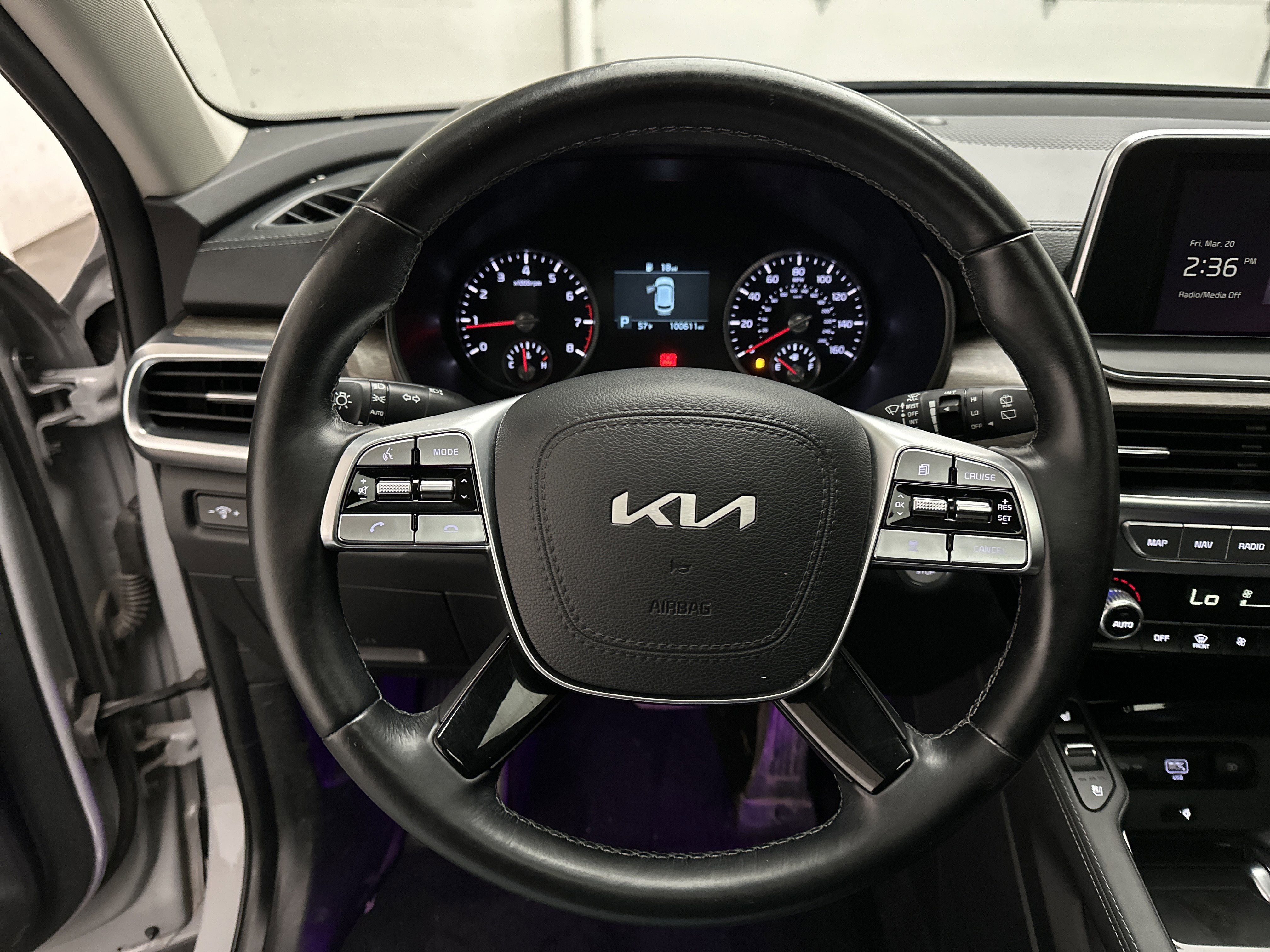 Used 2022 Kia Telluride EX w/ EX Premium Package image 27