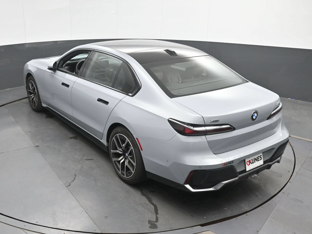 Used 2026 BMW 740i xDrive AWD/4WD image 36