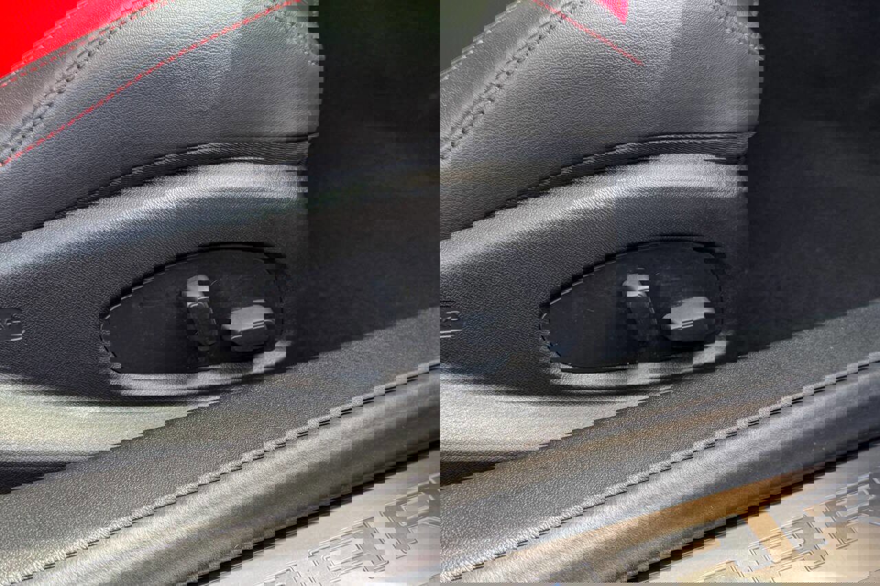 Used 2017 Chevrolet Camaro SS RWD image 13