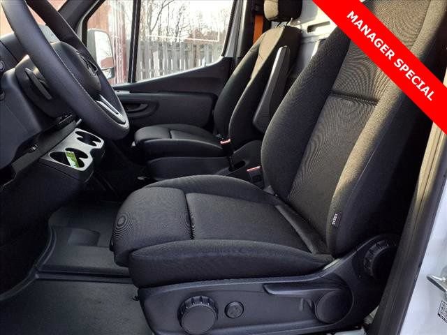 Used 2023 Mercedes-Benz Sprinter 3500 image 19