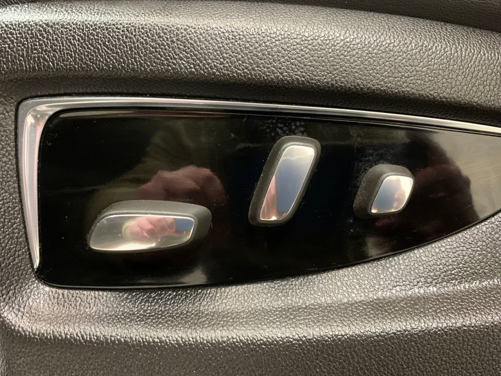 Used 2016 Cadillac Escalade Luxury image 5