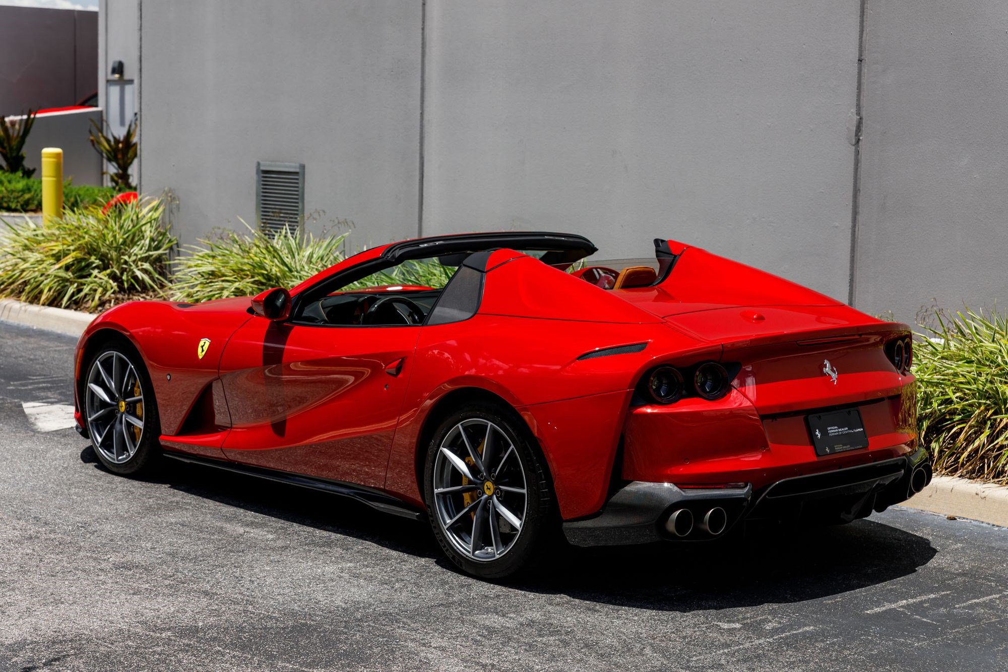 Used 2023 Ferrari 812 GTS RWD image 3