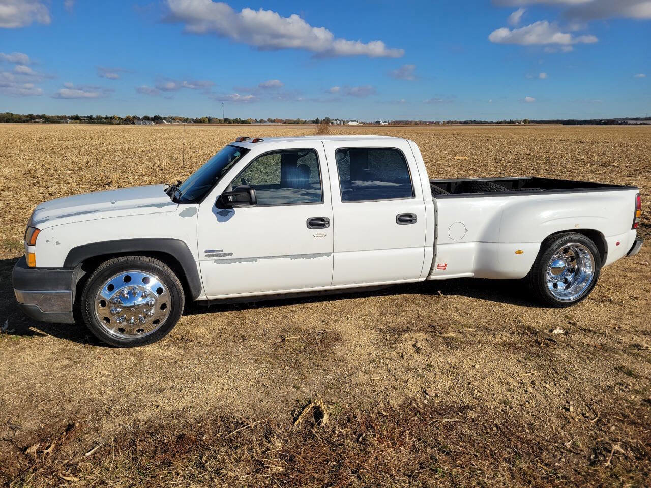 Used 2007 Chevrolet Silverado 3500 2WD Crew Cab w/ Heavy-Duty Power Package image 2