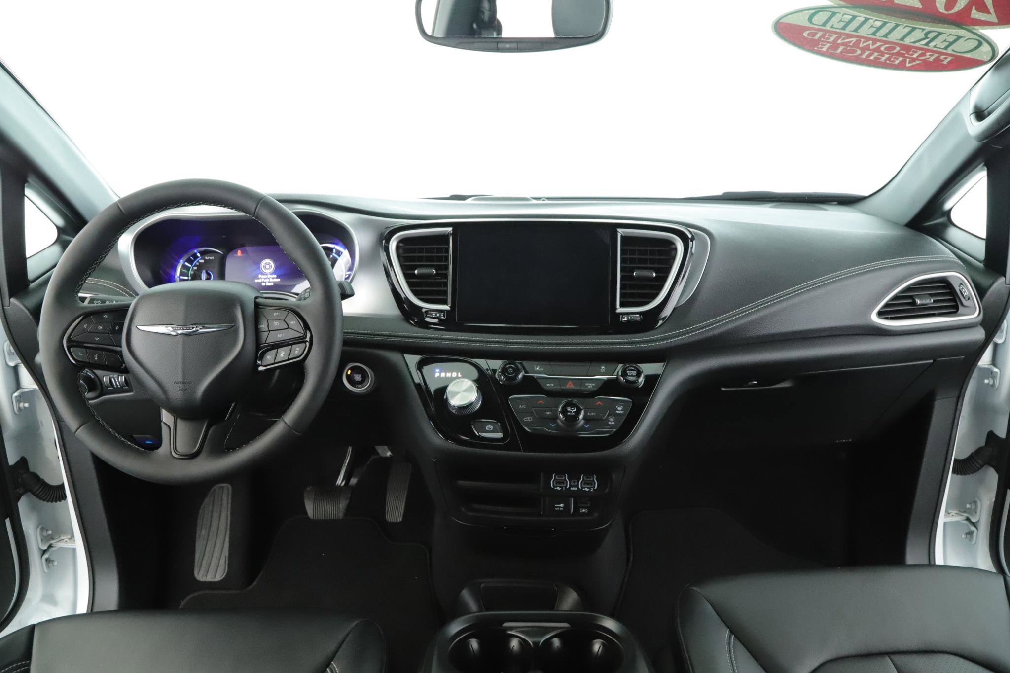 Used 2022 Chrysler Pacifica Touring-L w/ S Appearance Package image 4