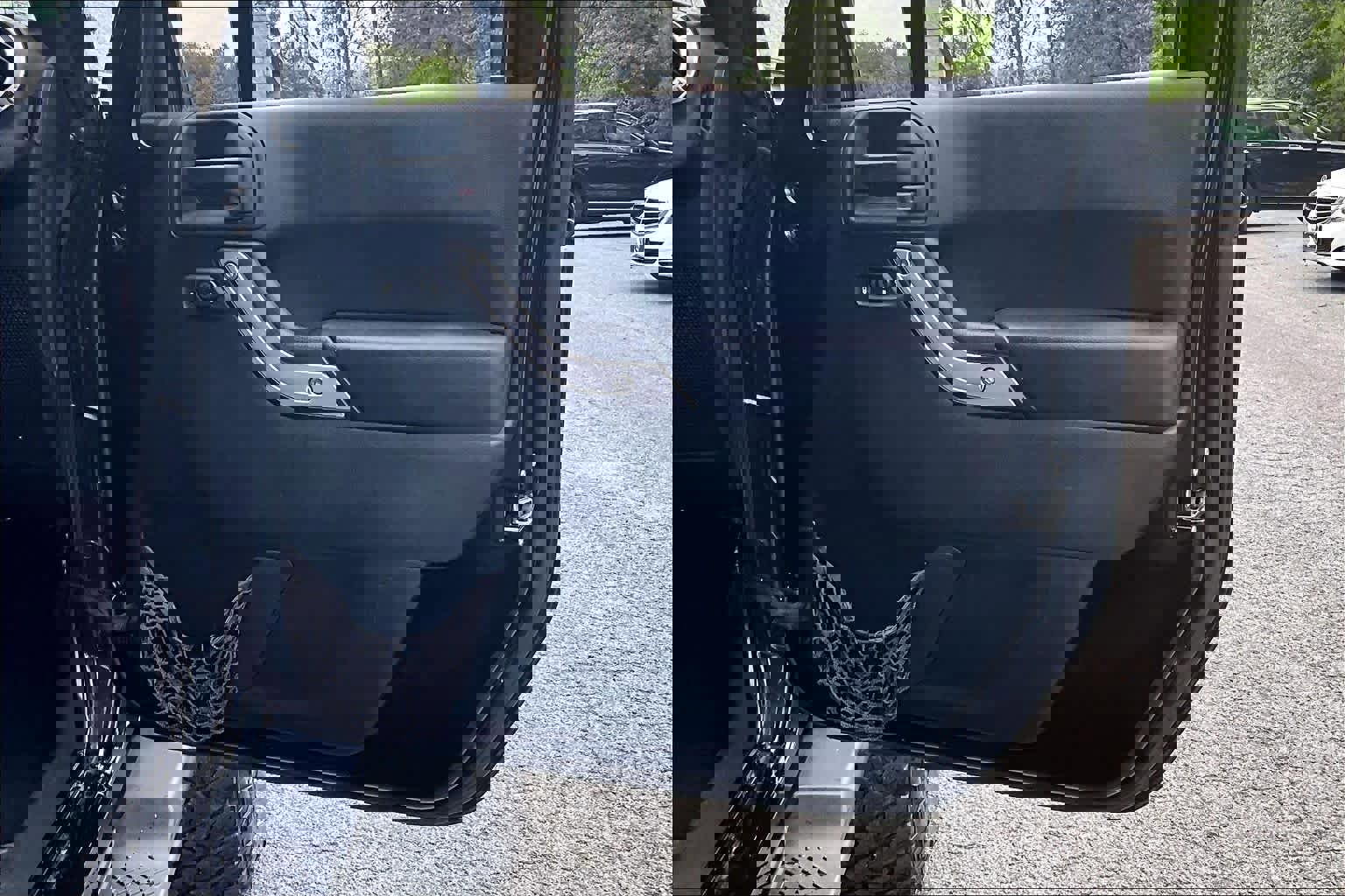 Used 2017 Jeep Wrangler Unlimited Sahara image 22