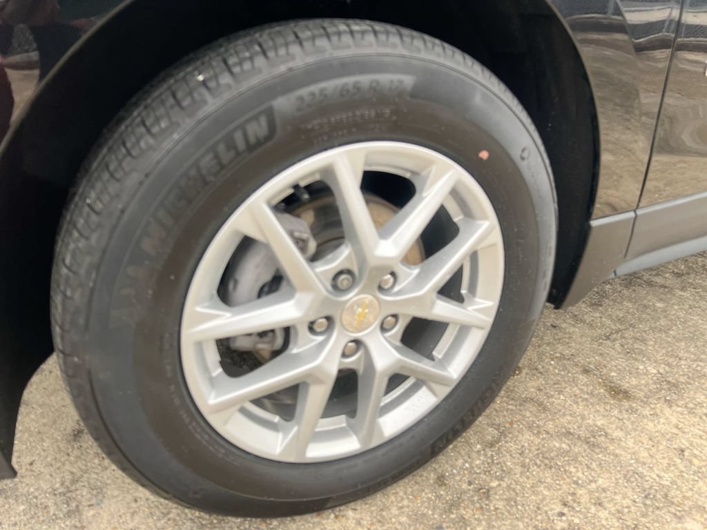Used 2023 Chevrolet Equinox LS FWD image 17