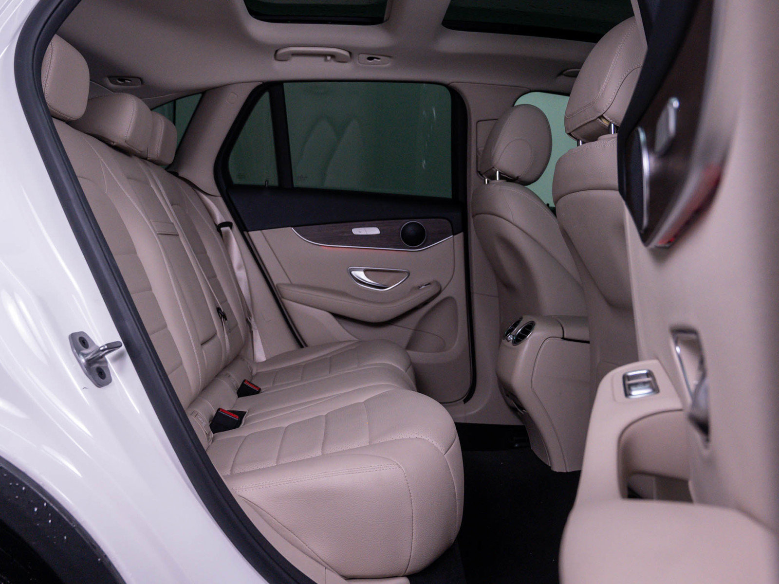 Used 2022 Mercedes-Benz GLC 300 4MATIC image 12