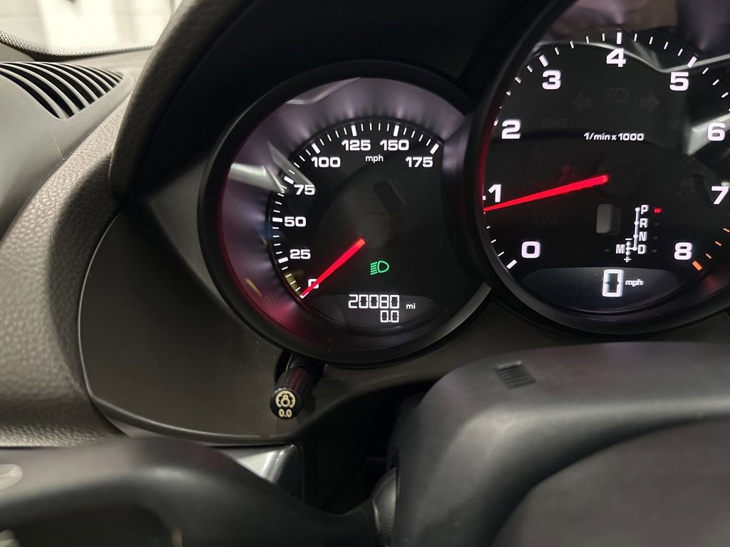 Used 2019 Porsche 718 Cayman RWD image 23