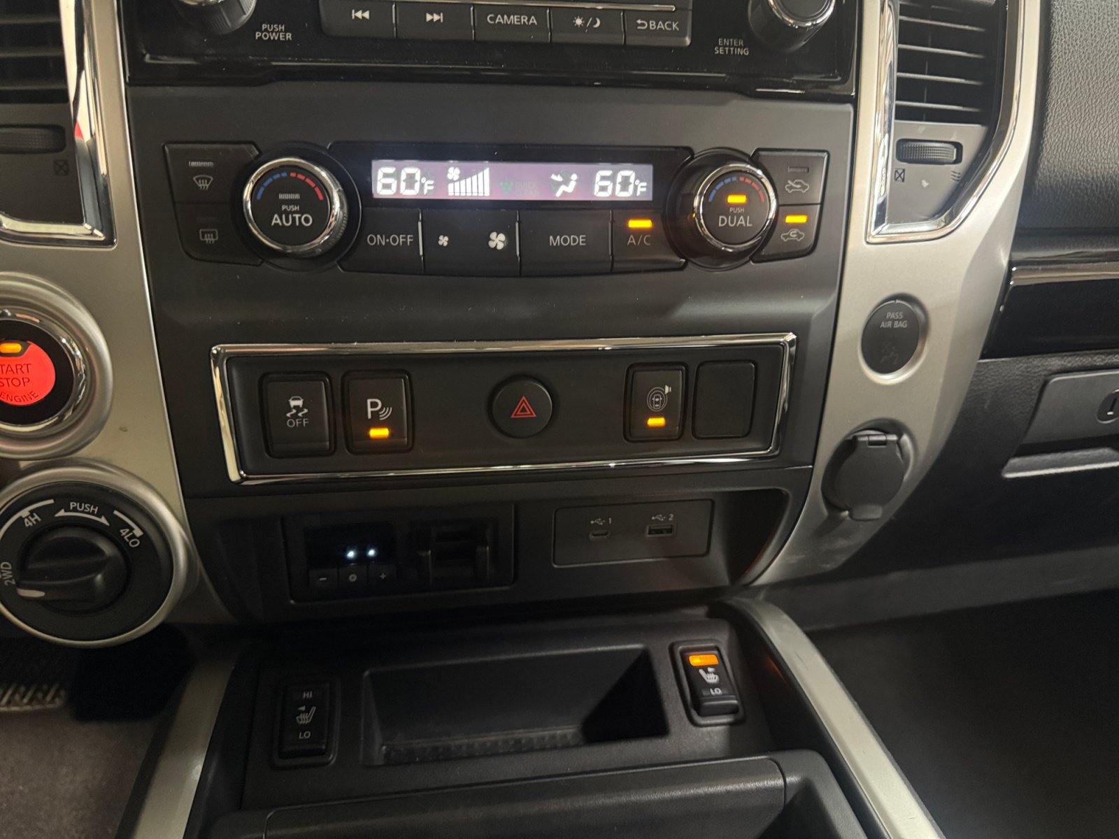 Used 2020 Nissan Titan SV w/ SV Convenience Package AWD/4WD image 12