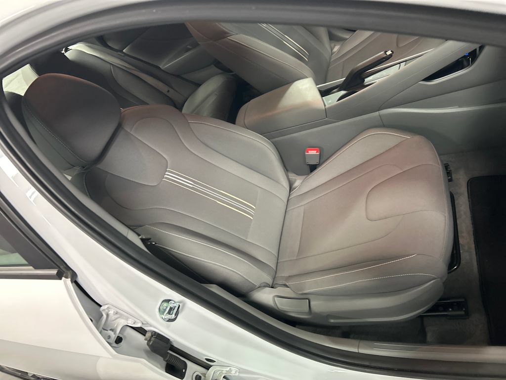 Used 2025 Hyundai Elantra Sport FWD image 23