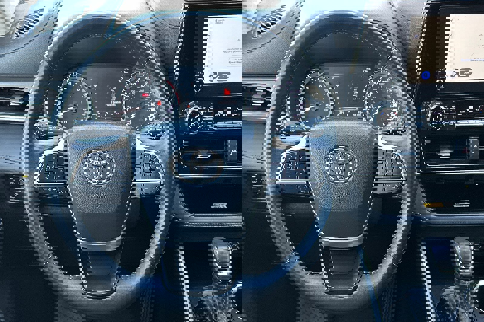 Used 2023 Toyota Highlander XLE image 19