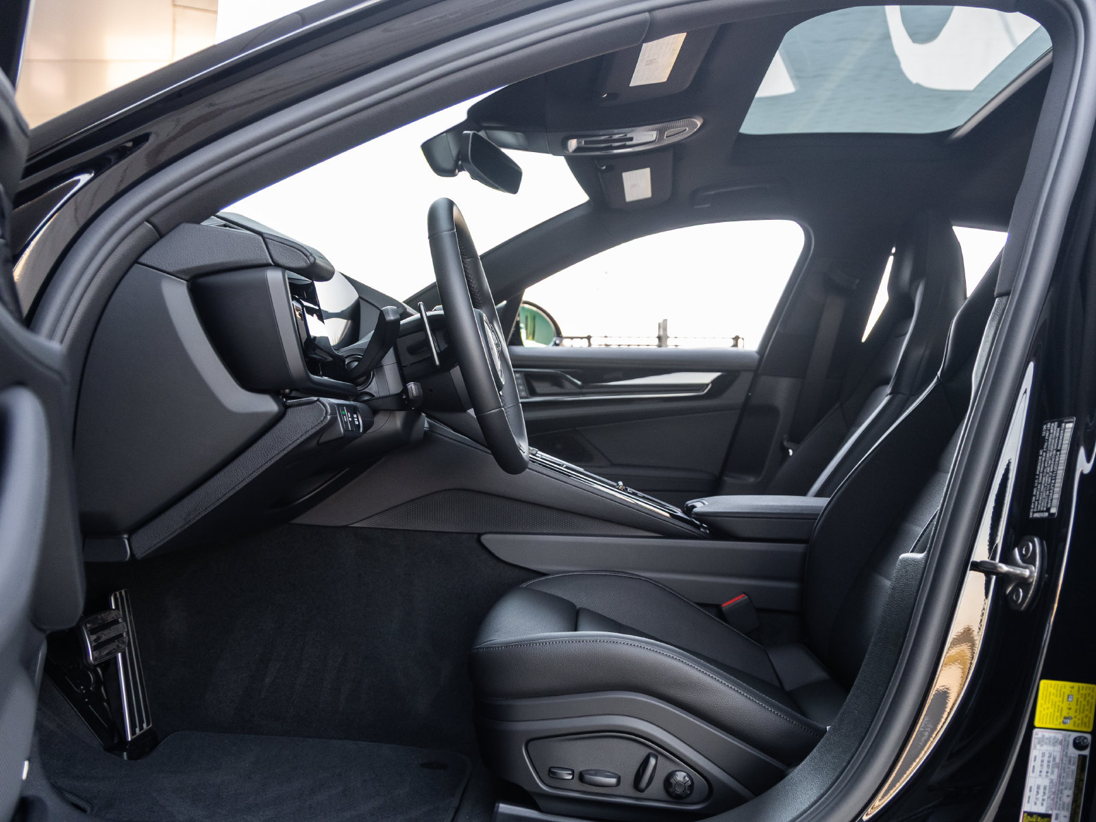 Certified 2026 Porsche Panamera 4 AWD/4WD image 22