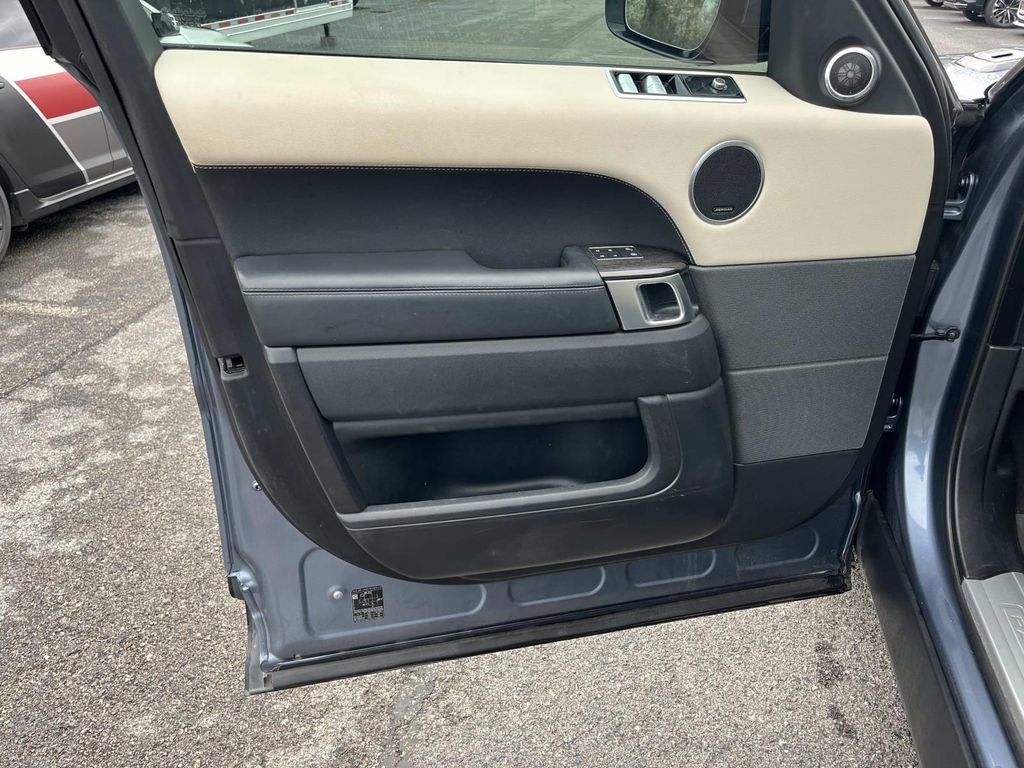Used 2020 Land Rover Range Rover Sport HSE image 20