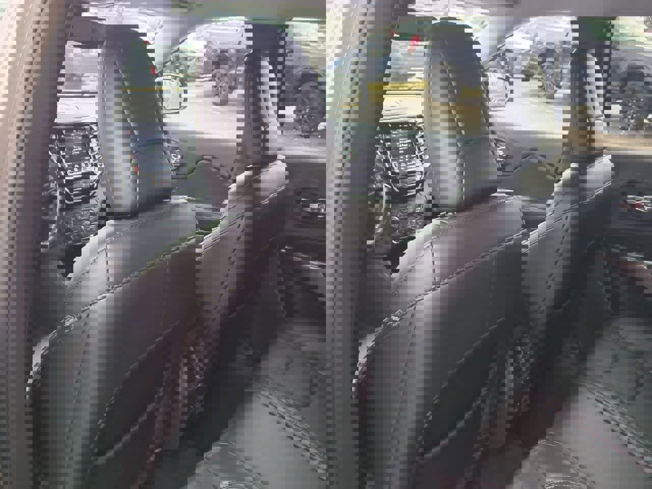 Used 2021 Jeep Cherokee Limited image 17