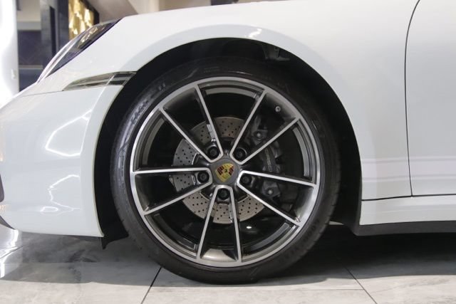 Used 2020 Porsche 911 Carrera RWD image 37