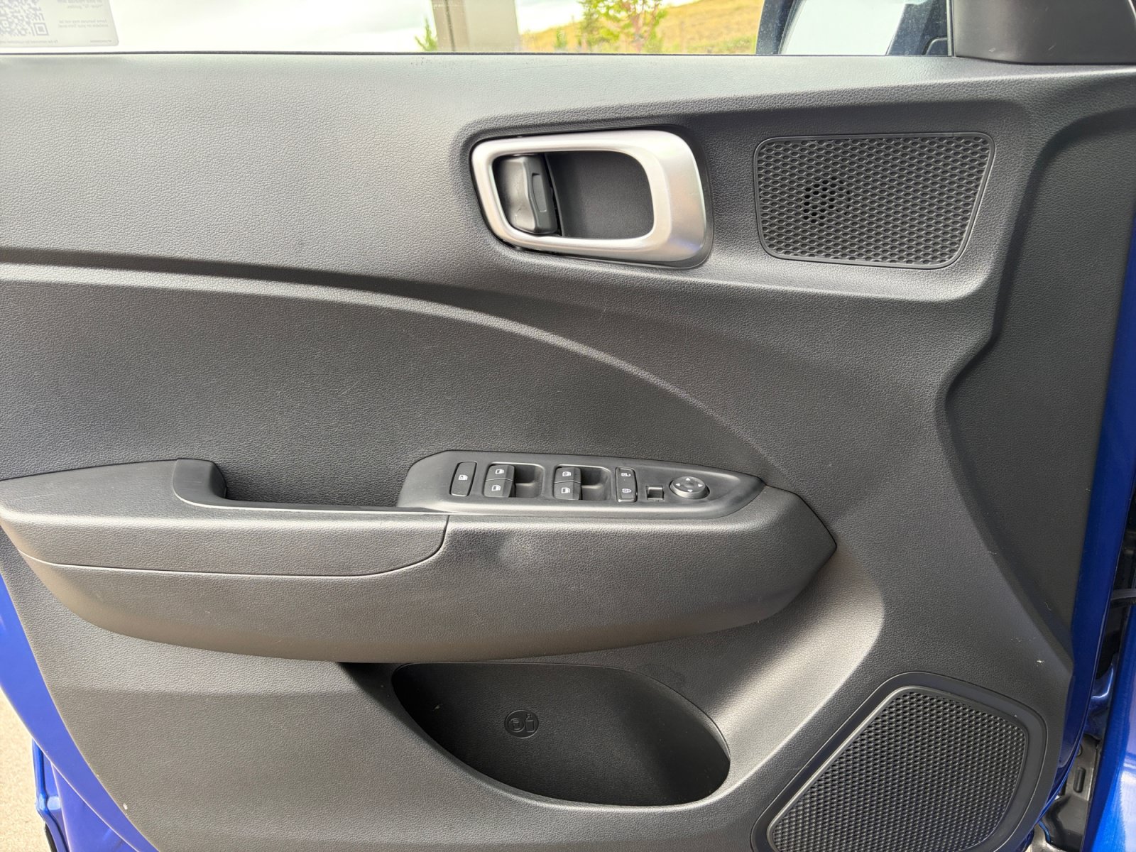Used 2025 Hyundai Venue SEL FWD image 13