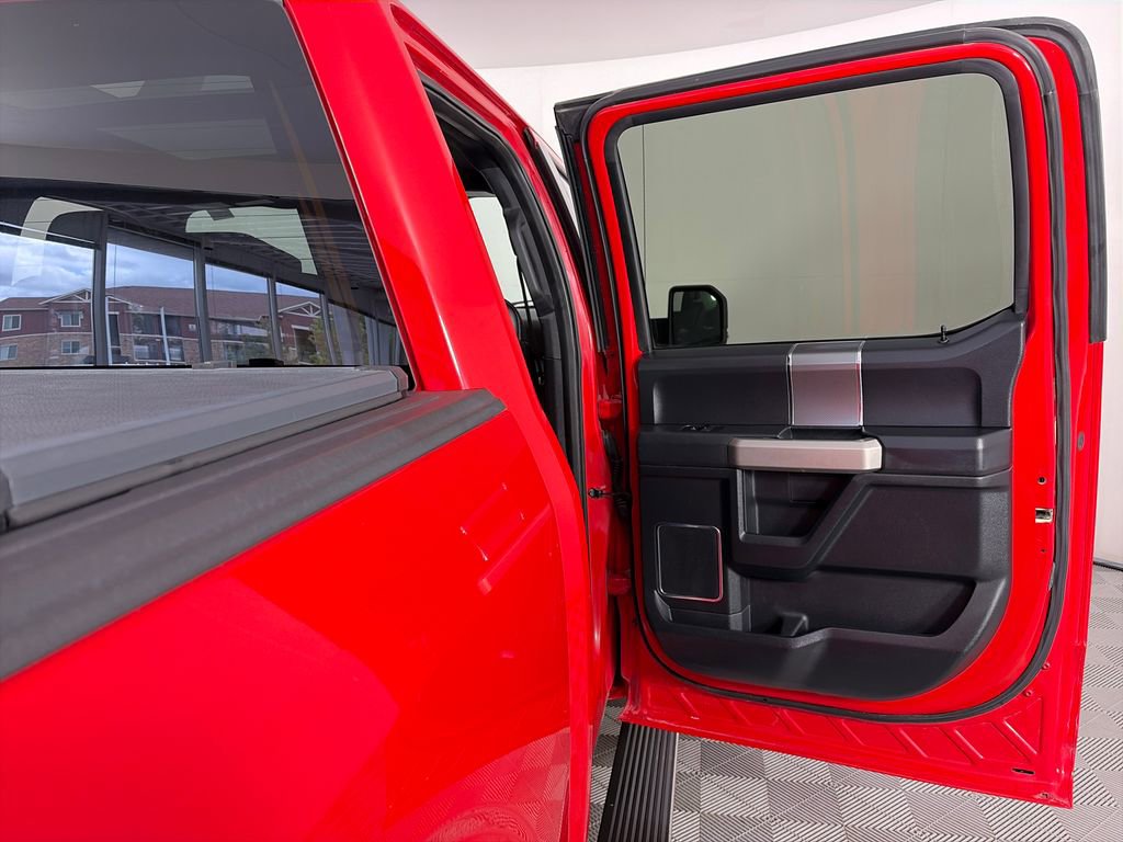 Used 2015 Ford F150 Lariat w/ Equipment Group 502A Luxury AWD/4WD image 29