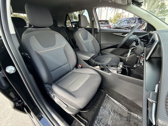 Used 2025 Kia Niro LX image 25