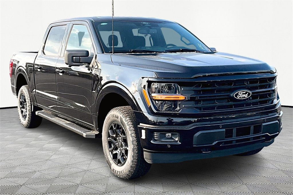 New 2025 Ford F150 XLT w/ Equipment Group 302A MID