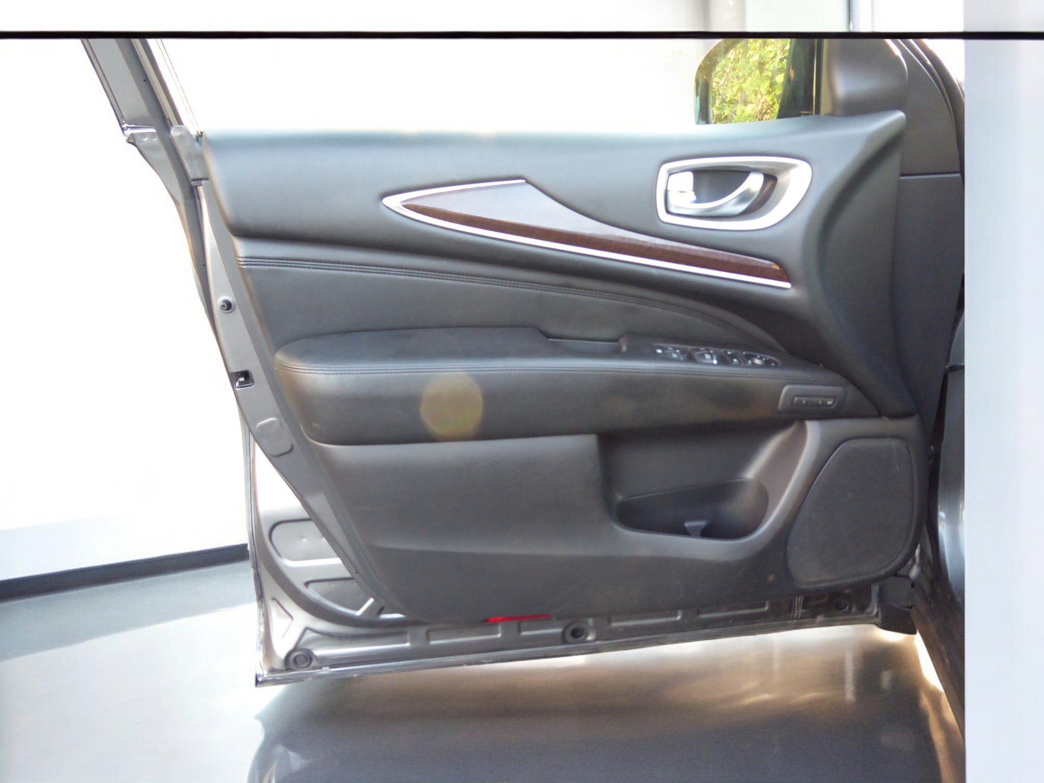 Used 2015 INFINITI QX60 AWD w/ Deluxe Touring Package image 20