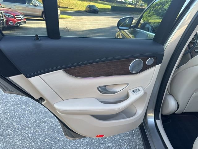 Used 2020 Mercedes-Benz GLC 300 4MATIC image 10