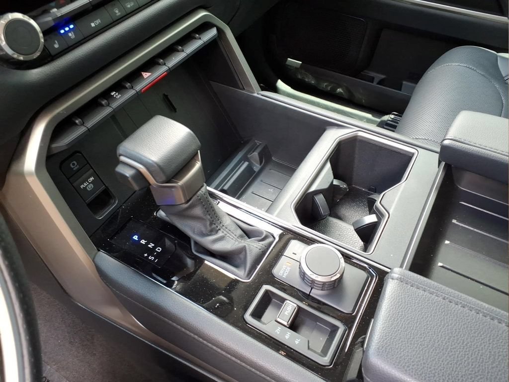 Used 2023 Toyota Tundra Limited AWD/4WD image 9